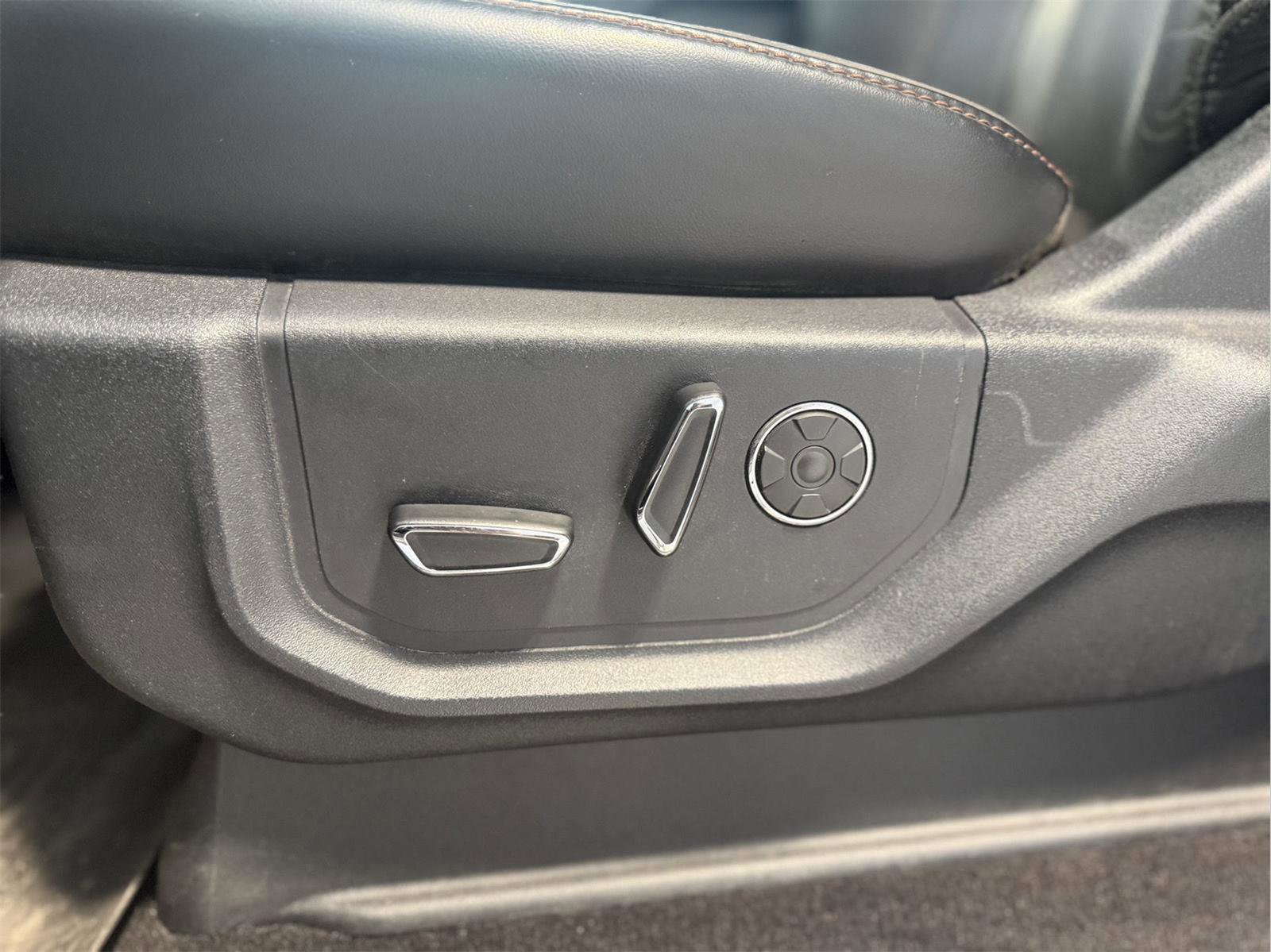 Certified 2019 Ford F150 Platinum w/ Equipment Group 701A Luxury image 41