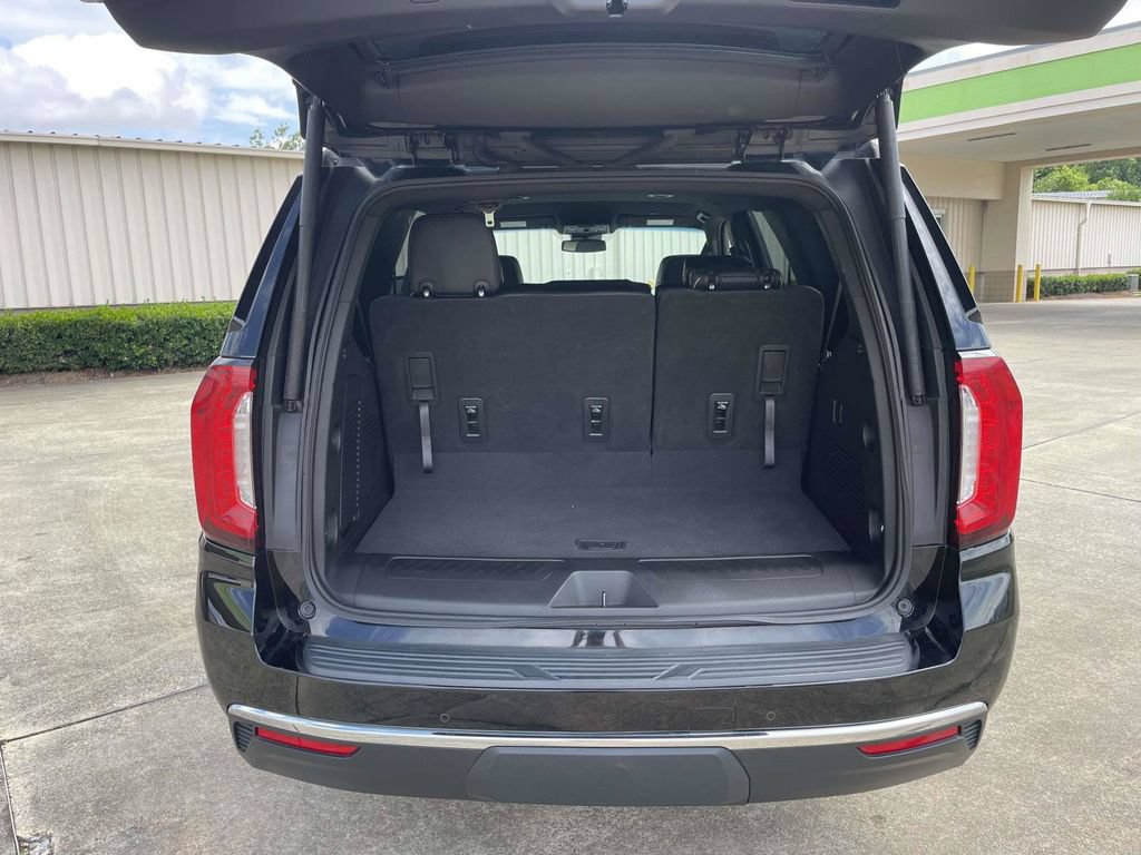 Used 2023 GMC Yukon SLT AWD/4WD image 10