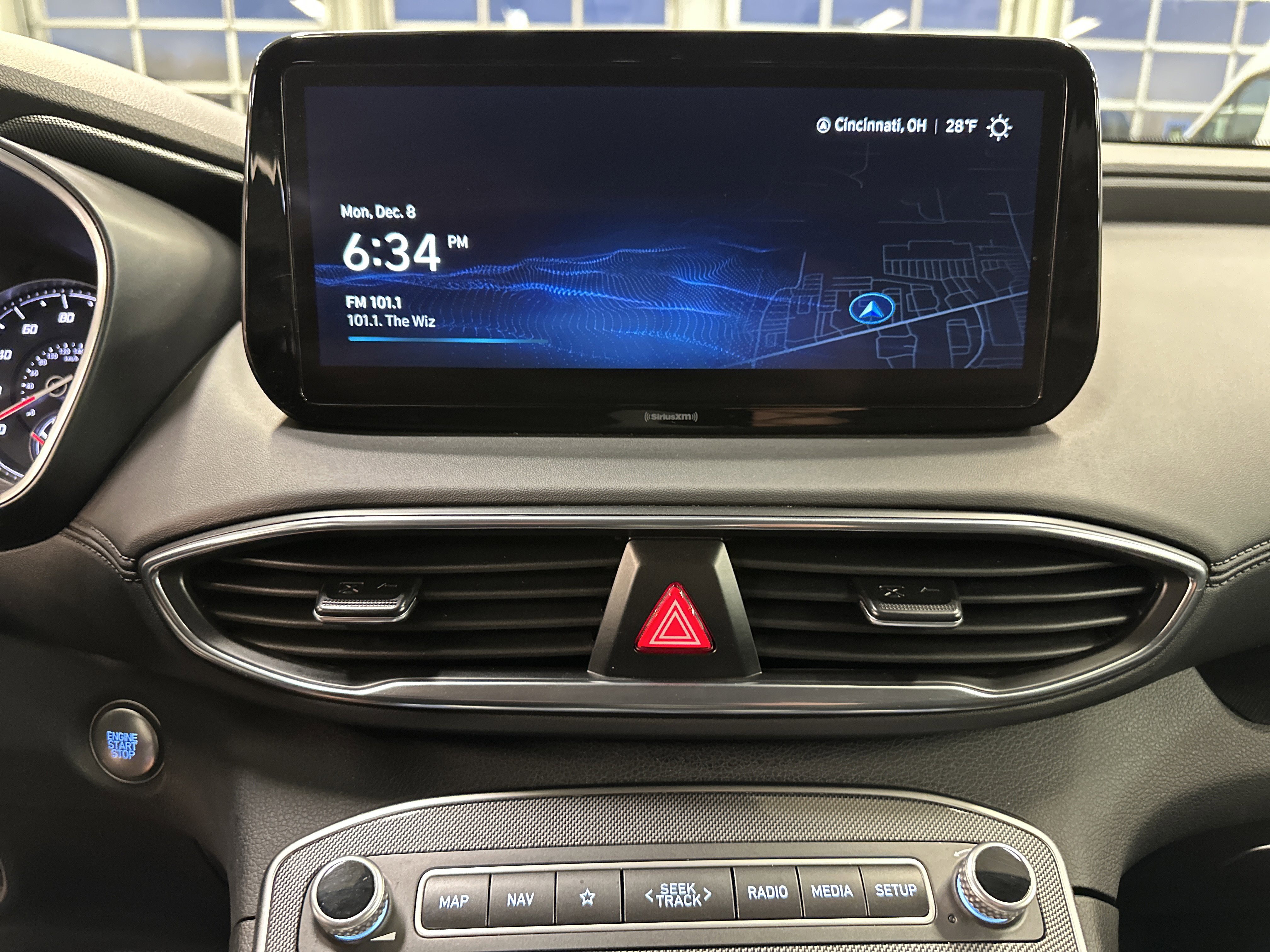 Used 2023 Hyundai Santa Fe SEL image 3