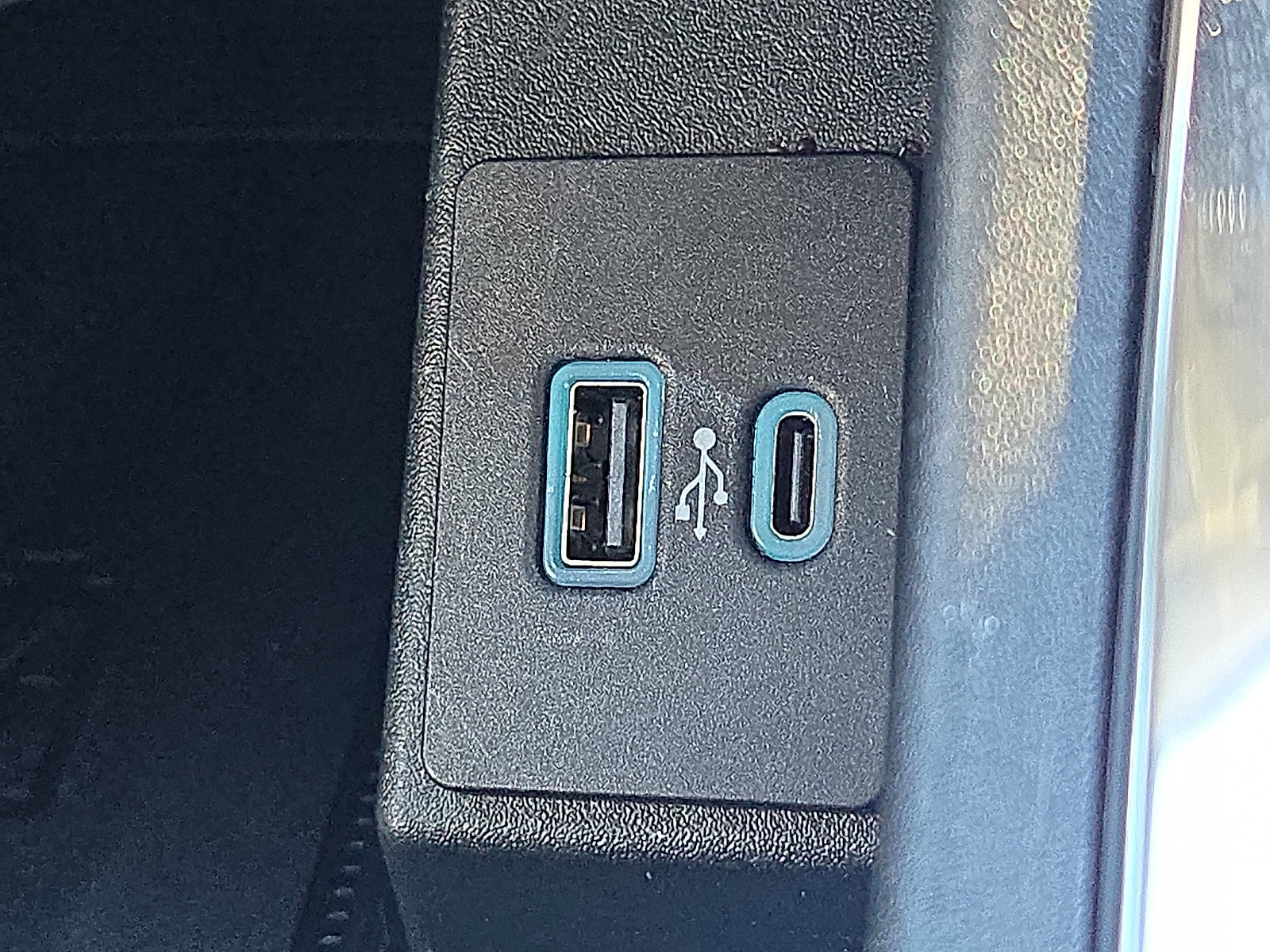 Certified 2024 Ford Edge Titanium image 20