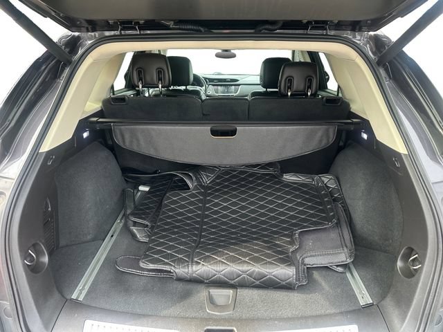 Used 2019 Cadillac XT5 Luxury w/ Advanced Security Package FWD image 19