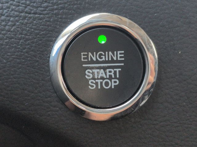 Certified 2020 Ford Edge SE FWD image 28
