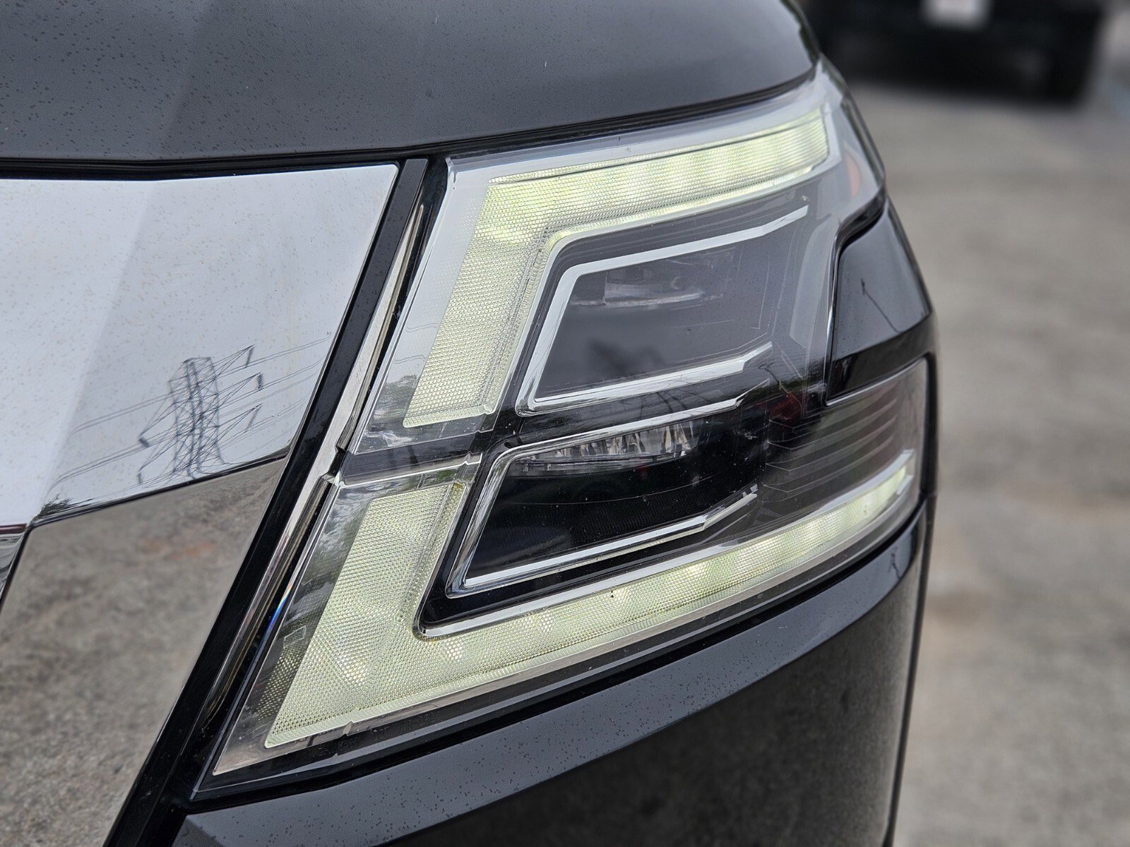 Used 2022 Nissan Armada SL w/ Captain's Chairs Package image 11