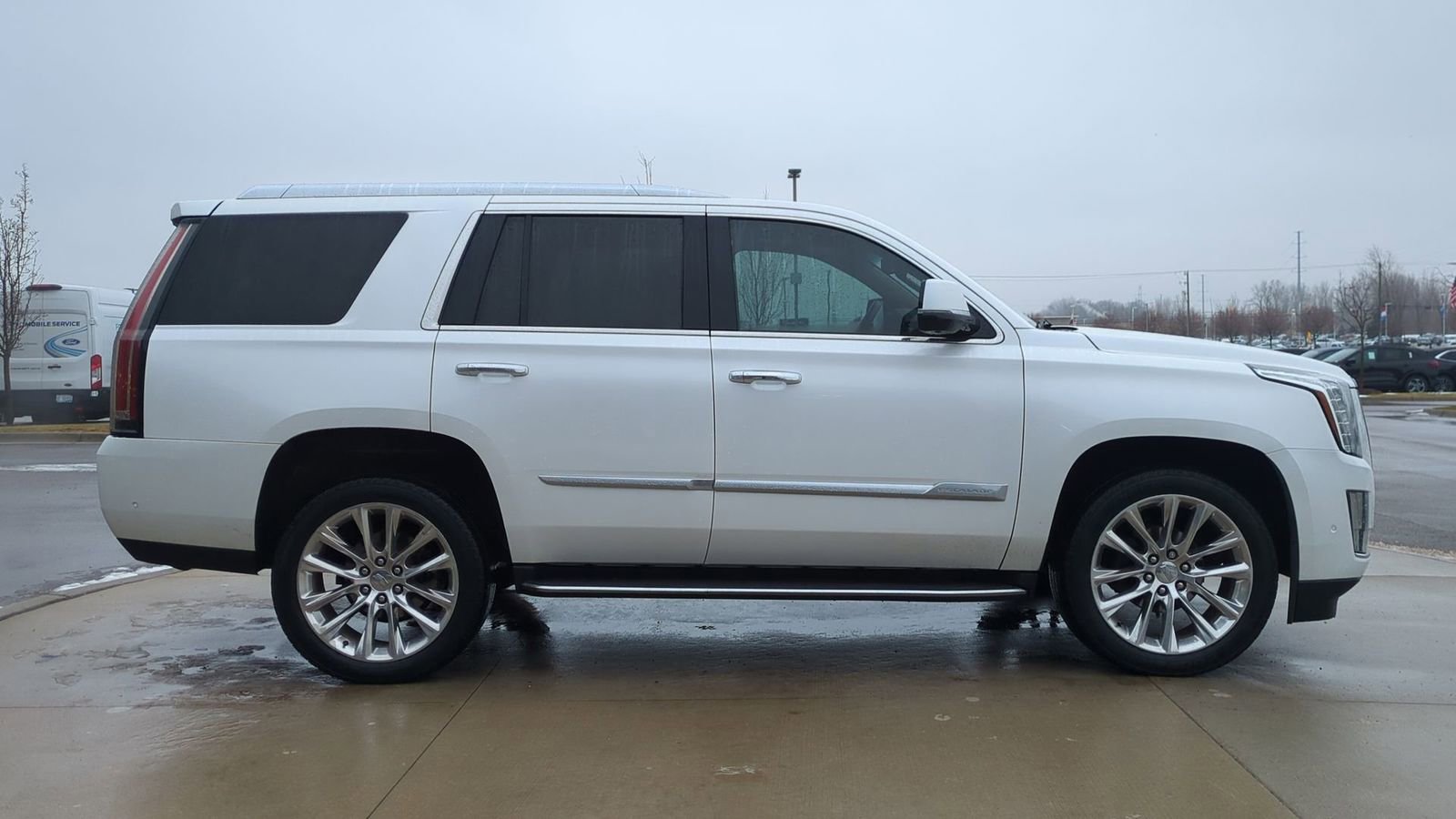 Used 2020 Cadillac Escalade Luxury image 8