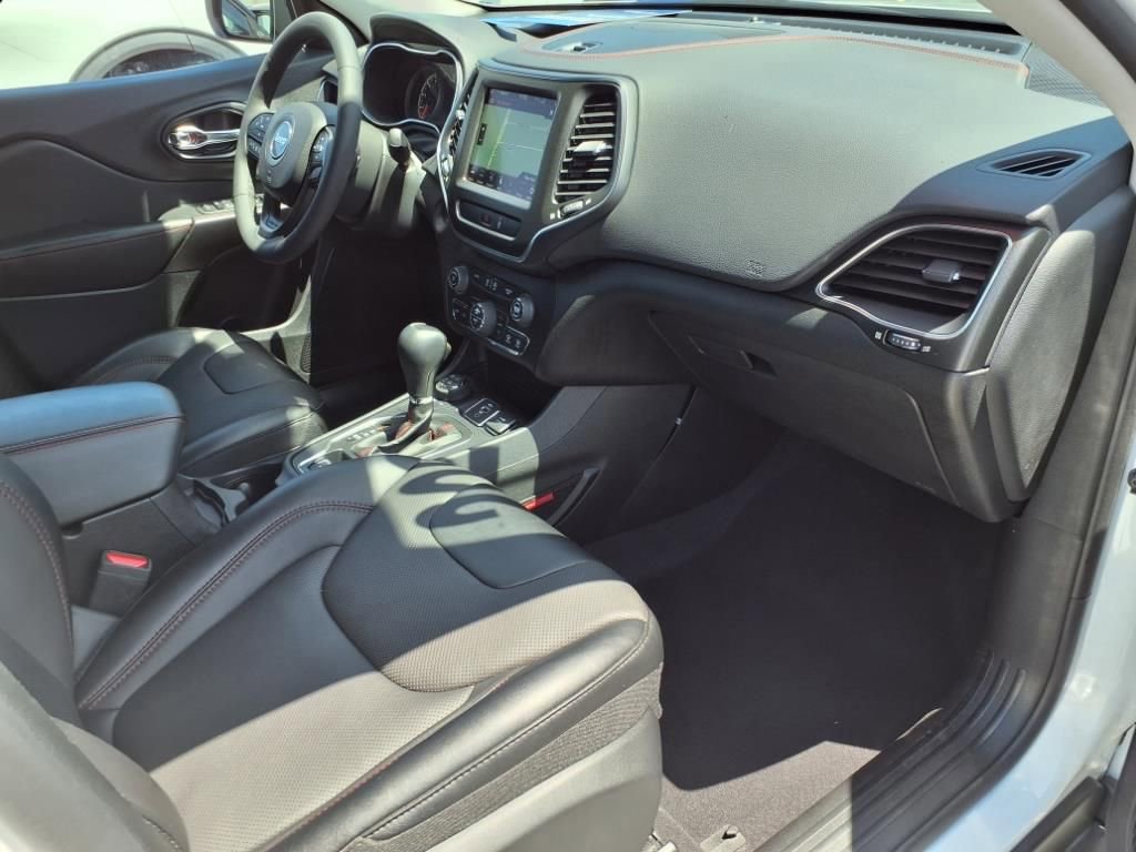 Used 2022 Jeep Cherokee Trailhawk w/ Sound & Nav Group image 15