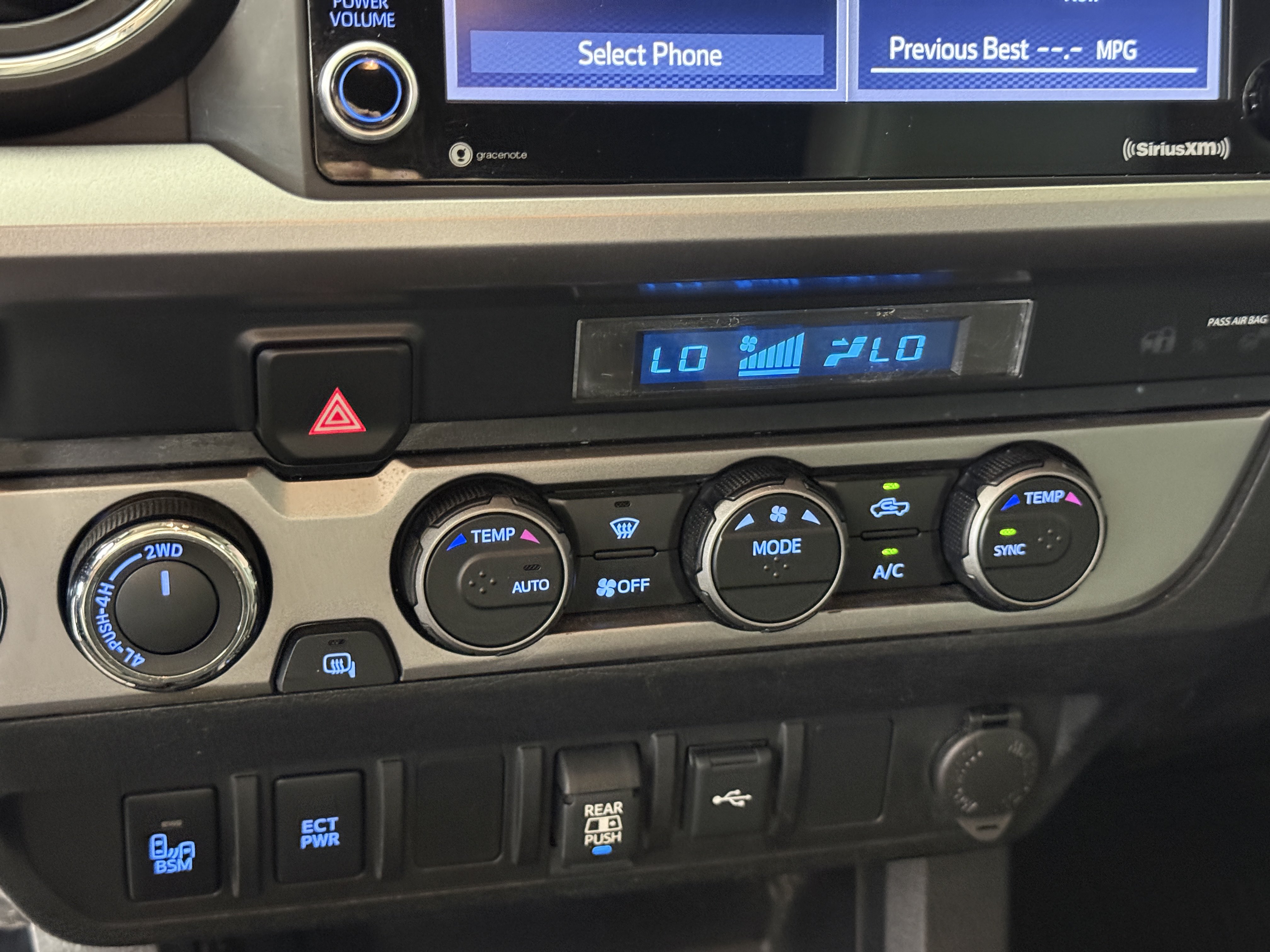 Used 2023 Toyota Tacoma SR5 w/ Technology Package AWD/4WD image 20