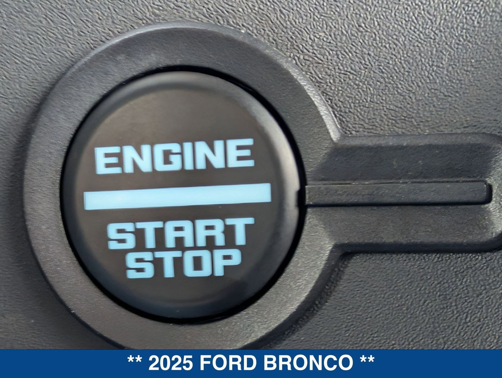 Certified 2025 Ford Bronco Big Bend image 32