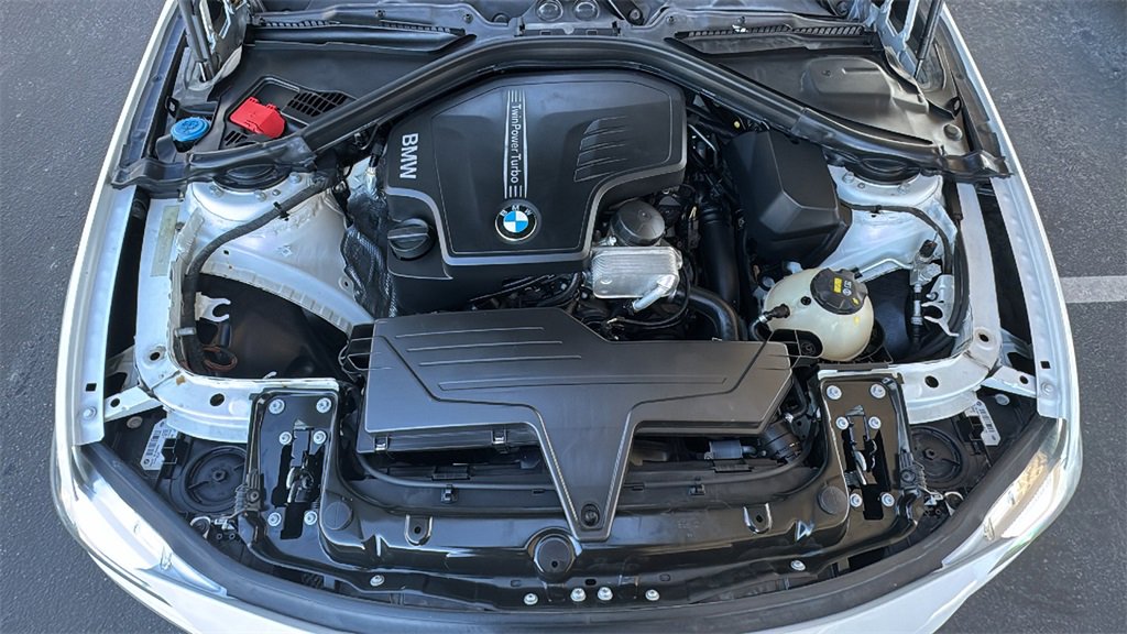 Used 2017 BMW 320i Sedan image 25