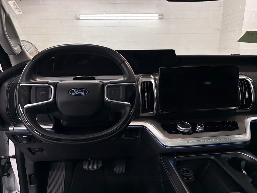 Certified 2025 Ford Expedition Max Platinum AWD/4WD image 9