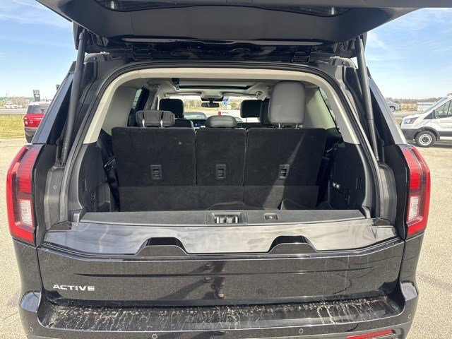 Certified 2025 Ford Expedition Active image 30