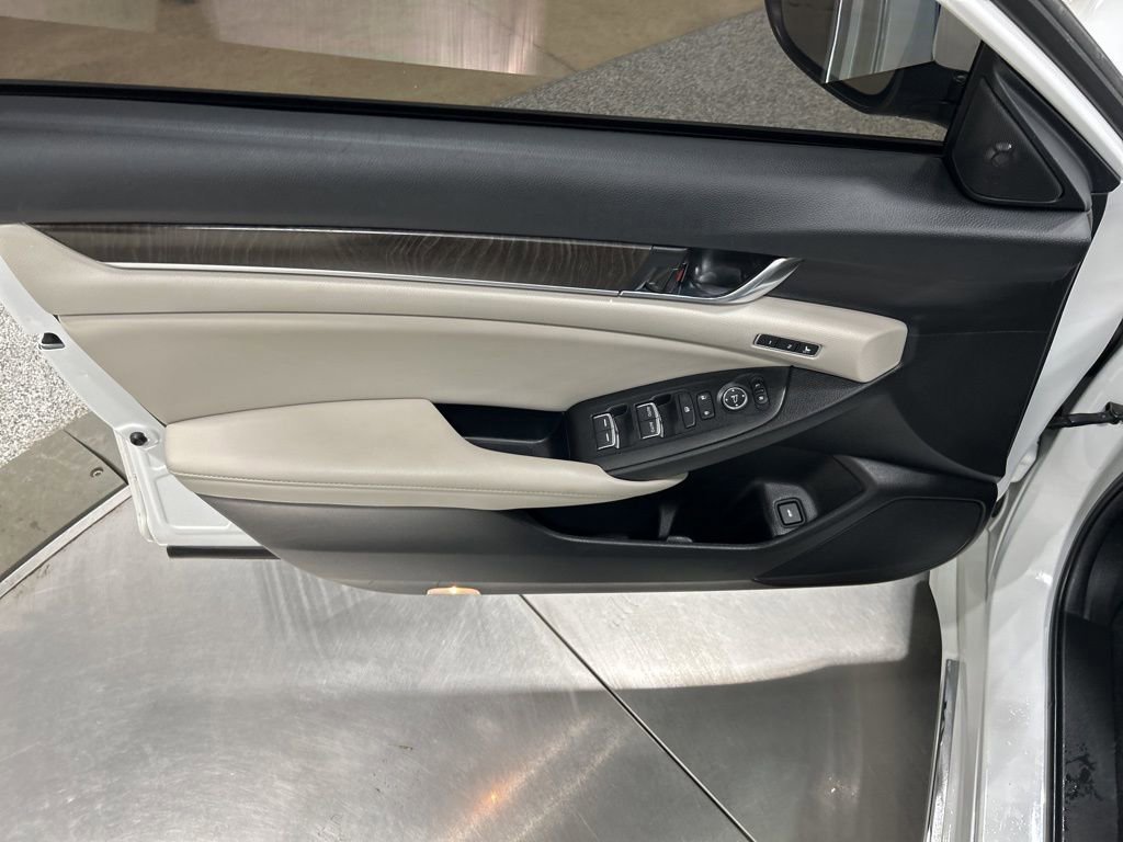Used 2022 Honda Accord EX-L image 12