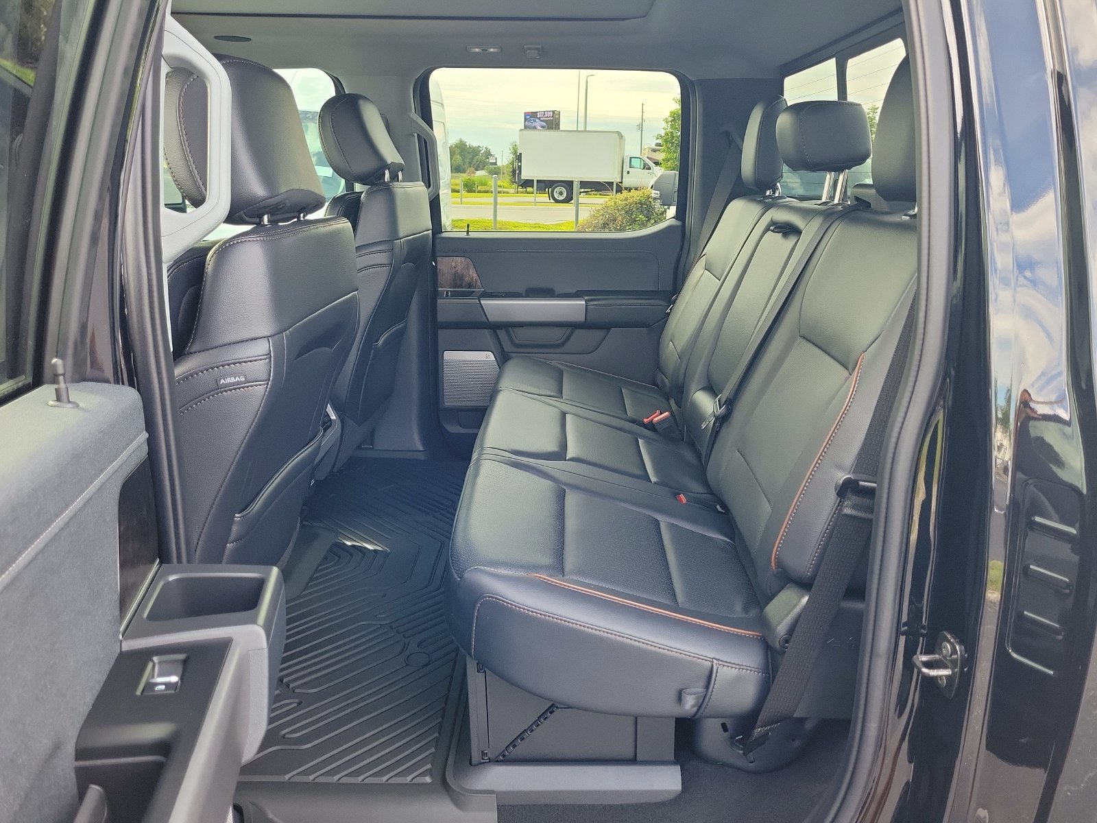 Certified 2025 Ford F250 Lariat w/ Lariat Ultimate Package AWD/4WD image 11
