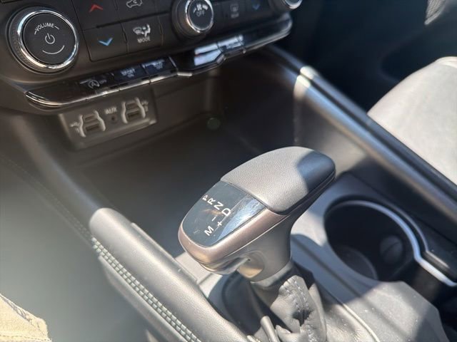 Used 2022 Dodge Durango SXT w/ Blacktop Package AWD/4WD image 32