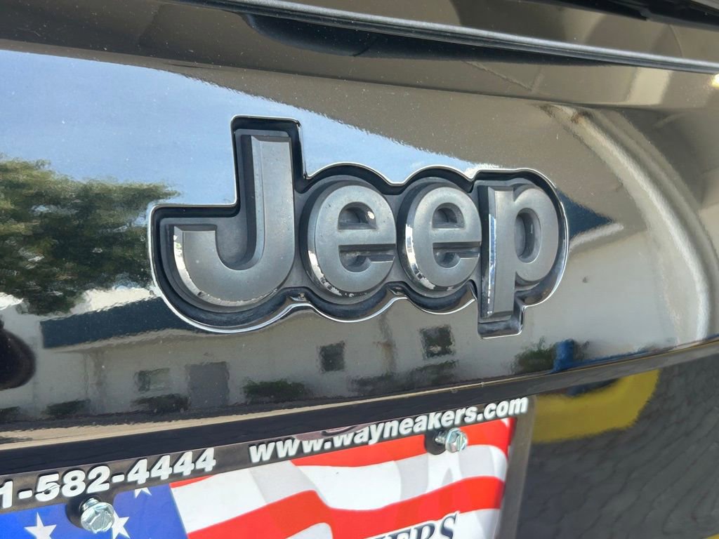 Used 2019 Jeep Grand Cherokee Laredo image 20