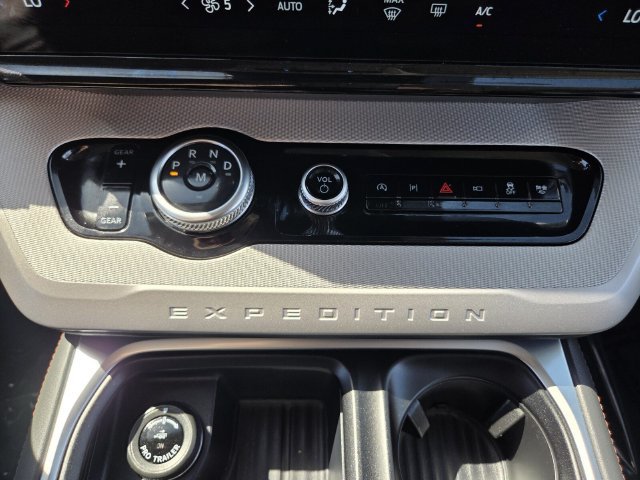 Certified 2025 Ford Expedition Active RWD image 25