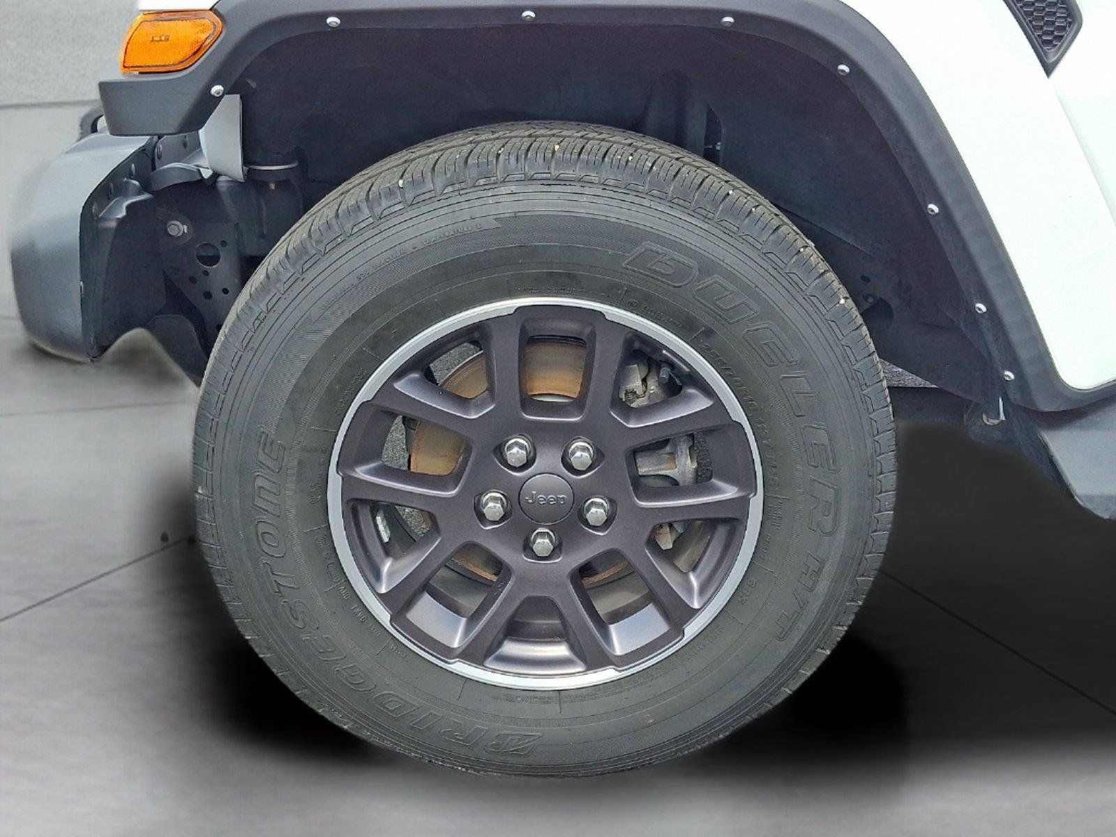 Used 2022 Jeep Gladiator Overland w/ Popular Equipment Package AWD/4WD image 27