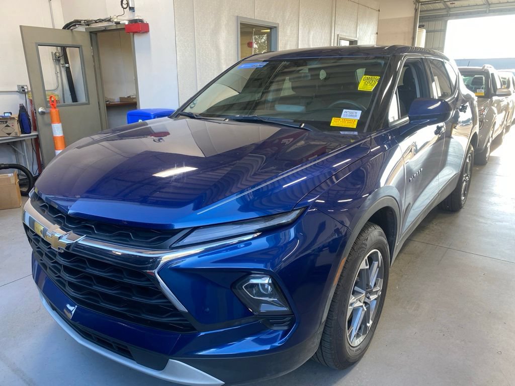Used 2023 Chevrolet Blazer LT w/ LPO, Floor Liner Package FWD image 2