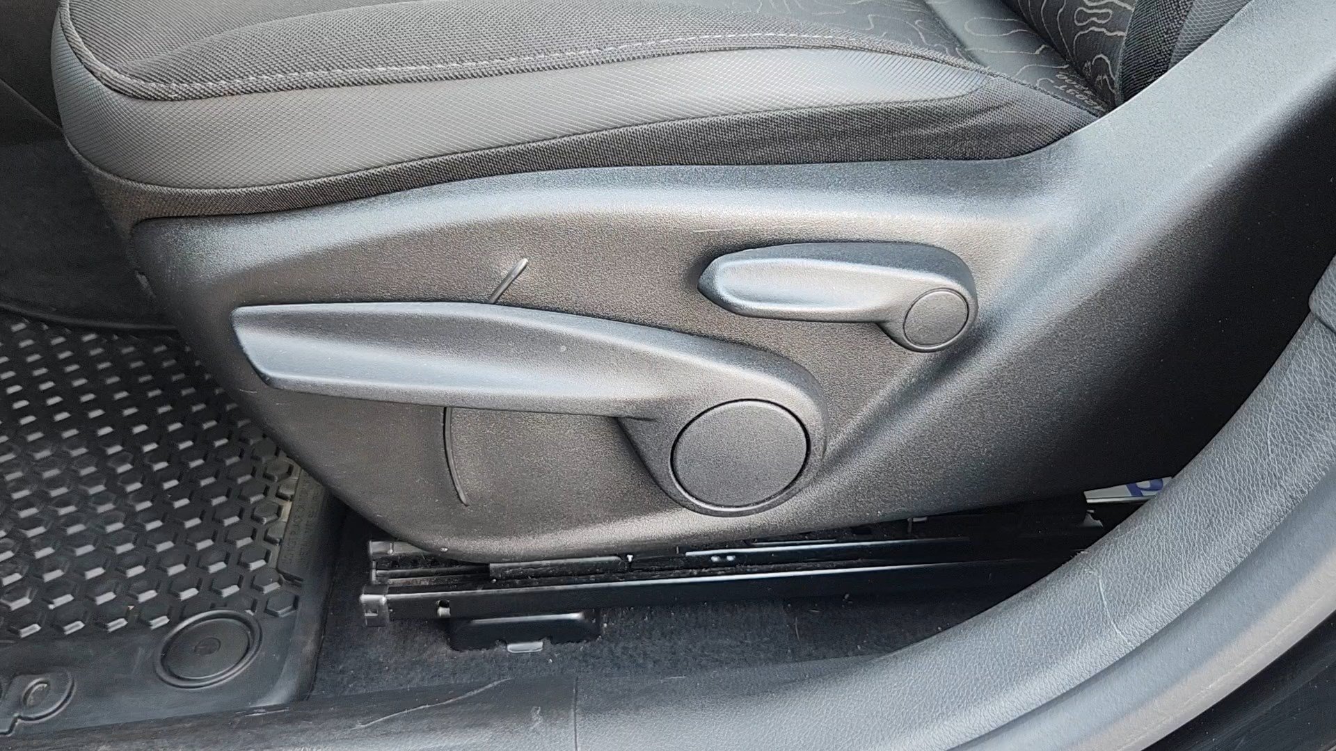 Used 2023 Jeep Renegade Latitude AWD/4WD image 9