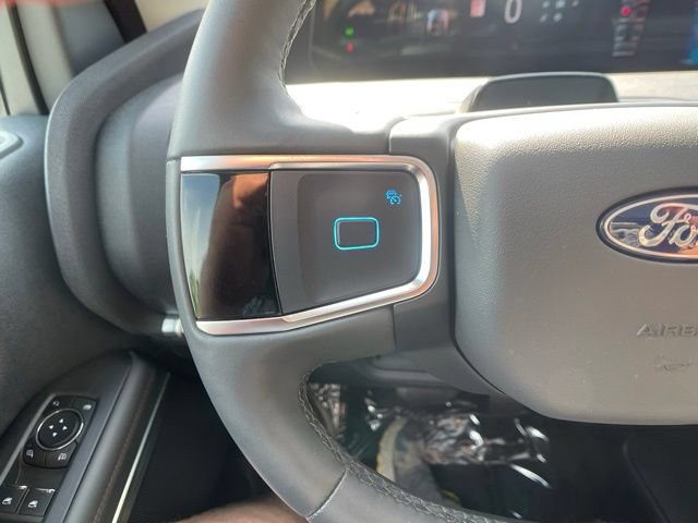 Certified 2025 Ford Expedition Active AWD/4WD image 19