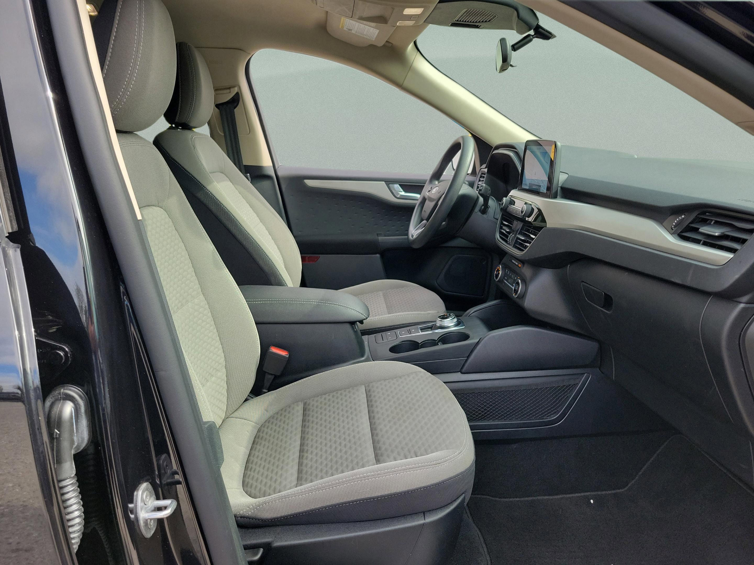 Certified 2020 Ford Escape SE image 24