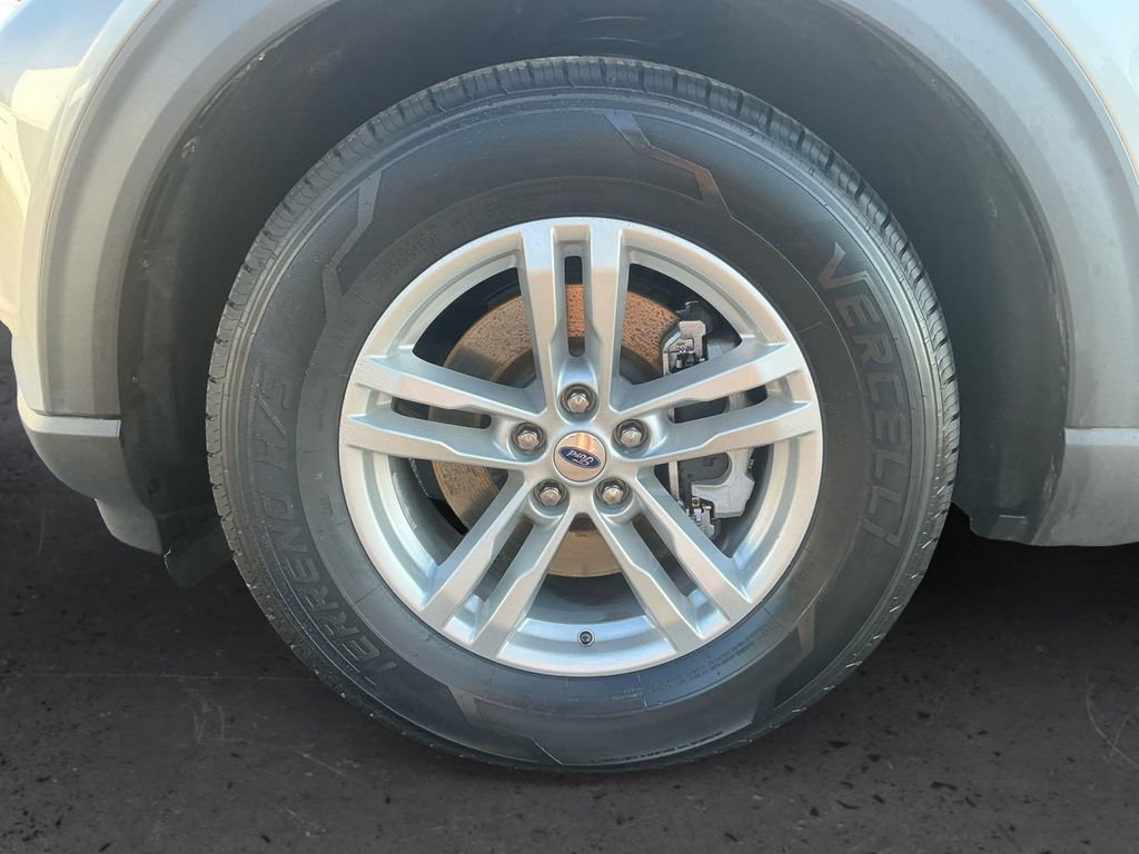 Certified 2023 Ford Explorer XLT RWD image 13