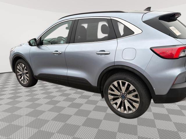 Certified 2022 Ford Escape Titanium w/ Class II Trailer Tow Package AWD/4WD image 13