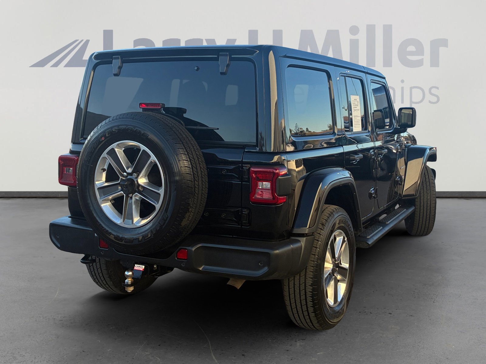 Used 2021 Jeep Wrangler Unlimited Sahara w/ Safety Group image 6