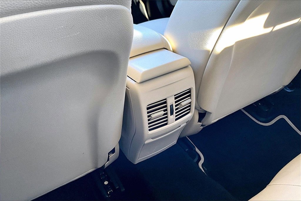 Used 2019 Mercedes-Benz GLA 250 4MATIC image 33