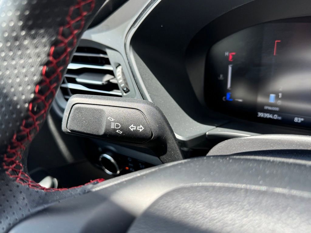 Certified 2025 Ford Escape ST-Line AWD/4WD image 18