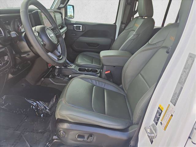 Used 2025 Jeep Gladiator Mojave AWD/4WD image 15