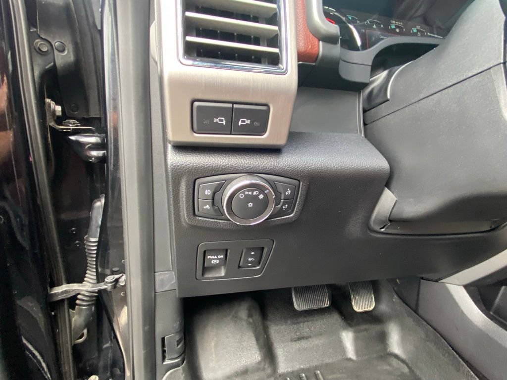 Certified 2018 Ford F150 Platinum w/ Equipment Group 701A Luxury AWD/4WD image 12
