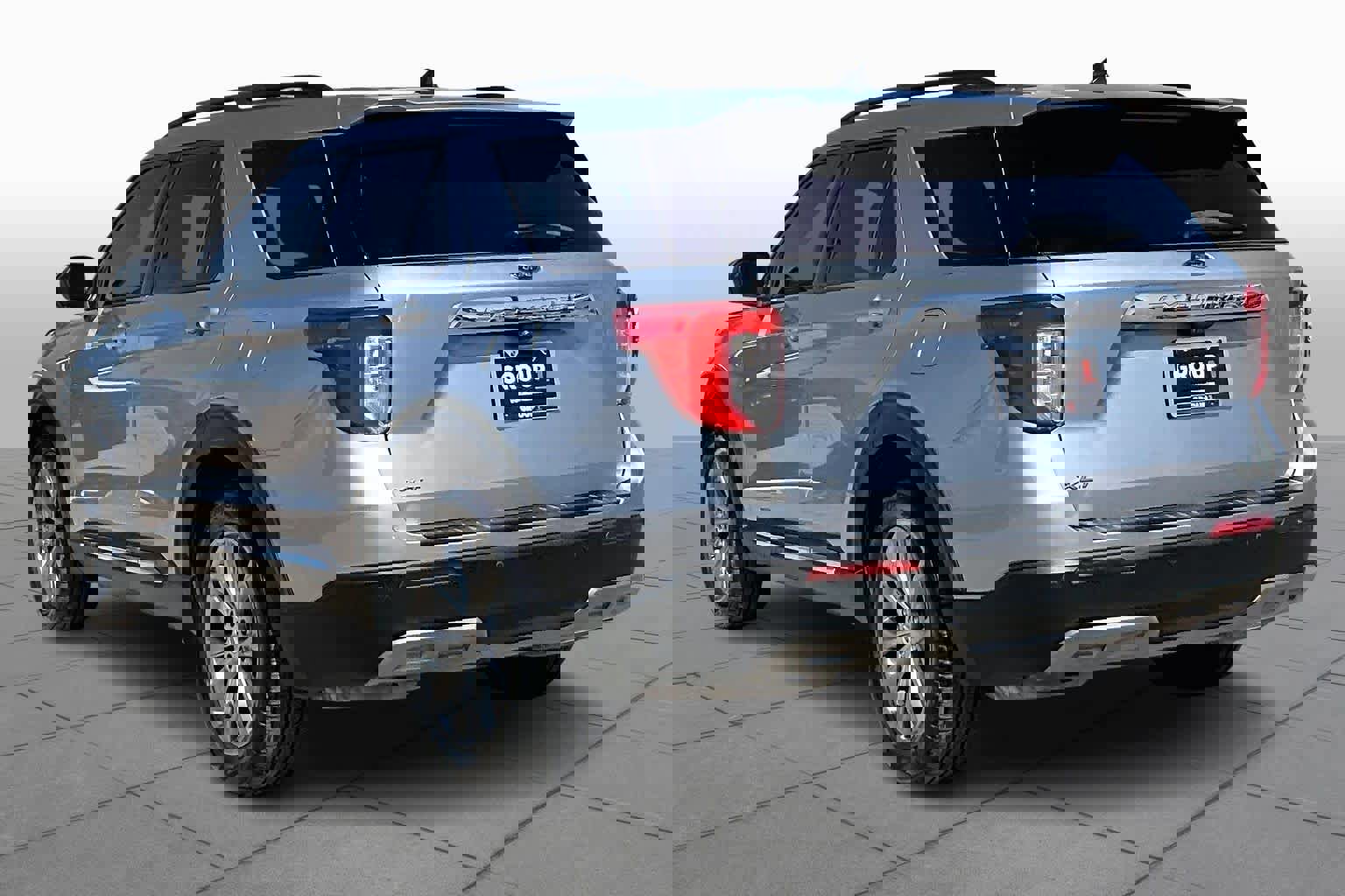 Certified 2021 Ford Explorer XLT w/ Equipment Group 202A image 2