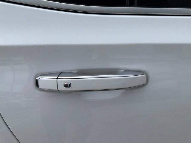 Used 2023 GMC Yukon Denali AWD/4WD image 12