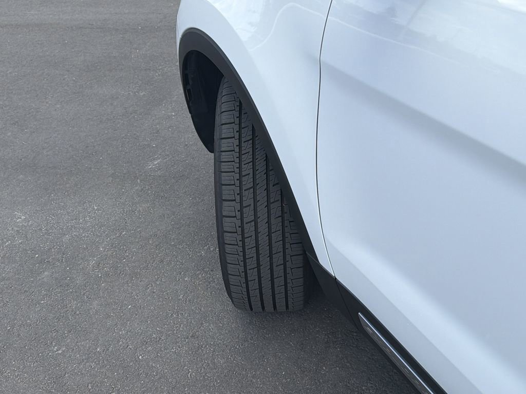 Certified 2018 Ford Explorer XLT w/ Equipment Group 202A image 35