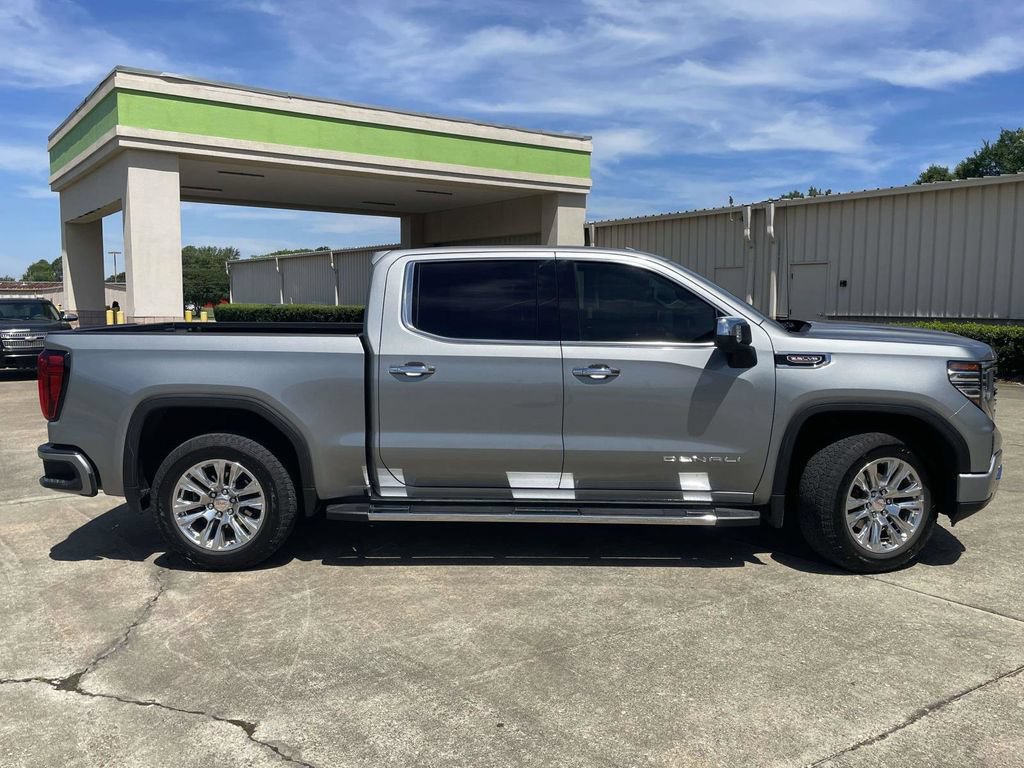Used 2025 GMC Sierra 1500 Denali AWD/4WD image 2