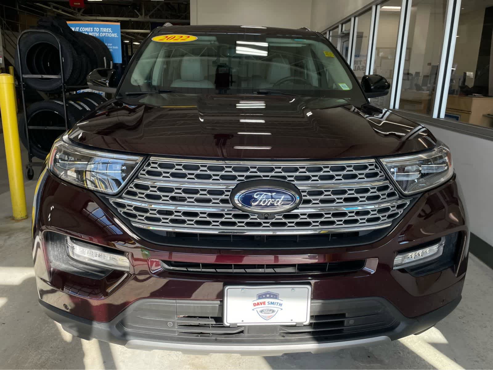 Certified 2022 Ford Explorer Limited w/ Equipment Group 301A AWD/4WD image 3