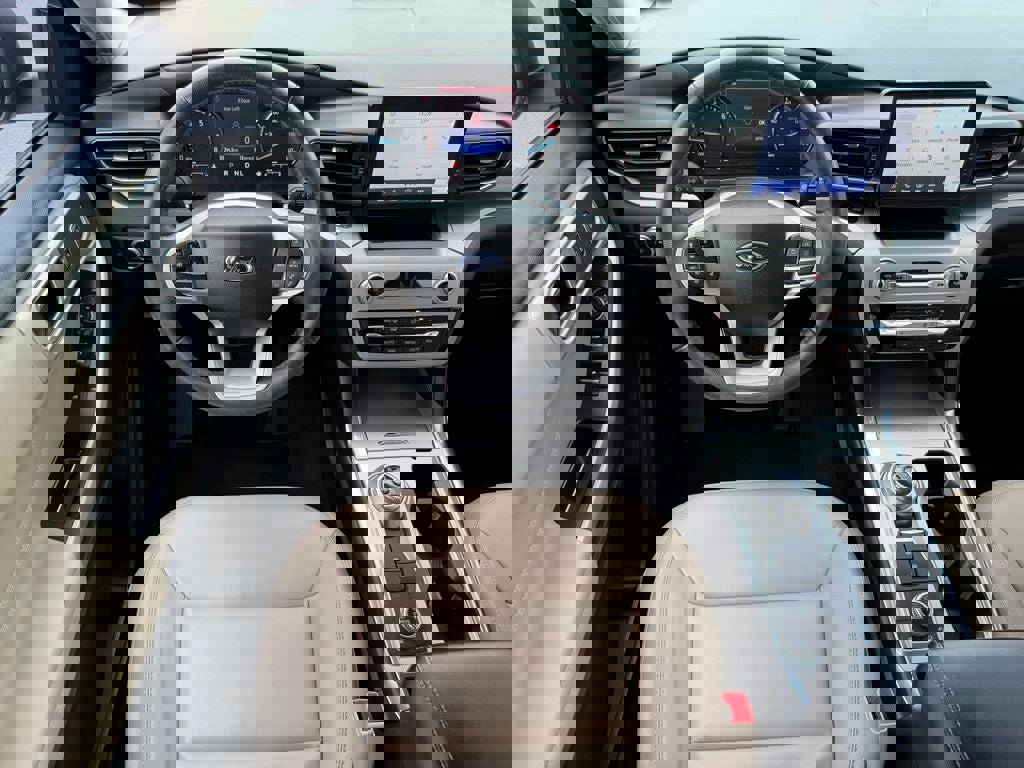 Certified 2022 Ford Explorer XLT w/ Equipment Group 202A image 24