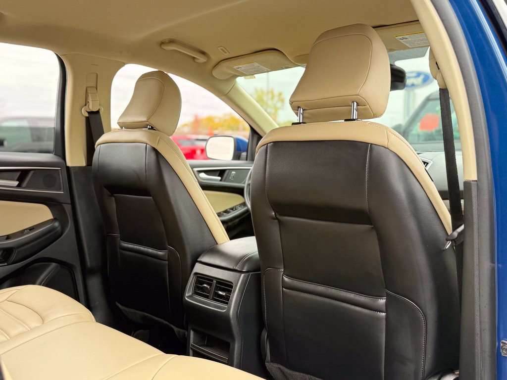 Certified 2023 Ford Edge SEL AWD/4WD image 16