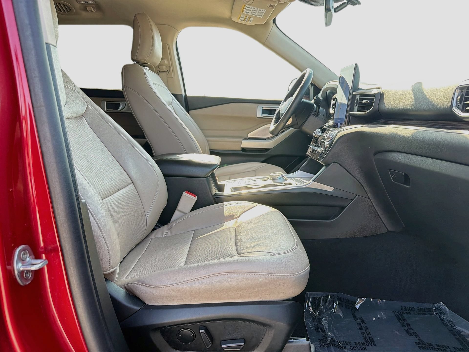Certified 2023 Ford Explorer Limited w/ Limited Technology Package RWD image 30