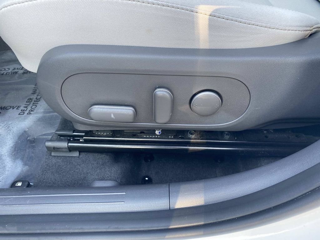 Used 2025 Hyundai Kona SEL FWD image 18