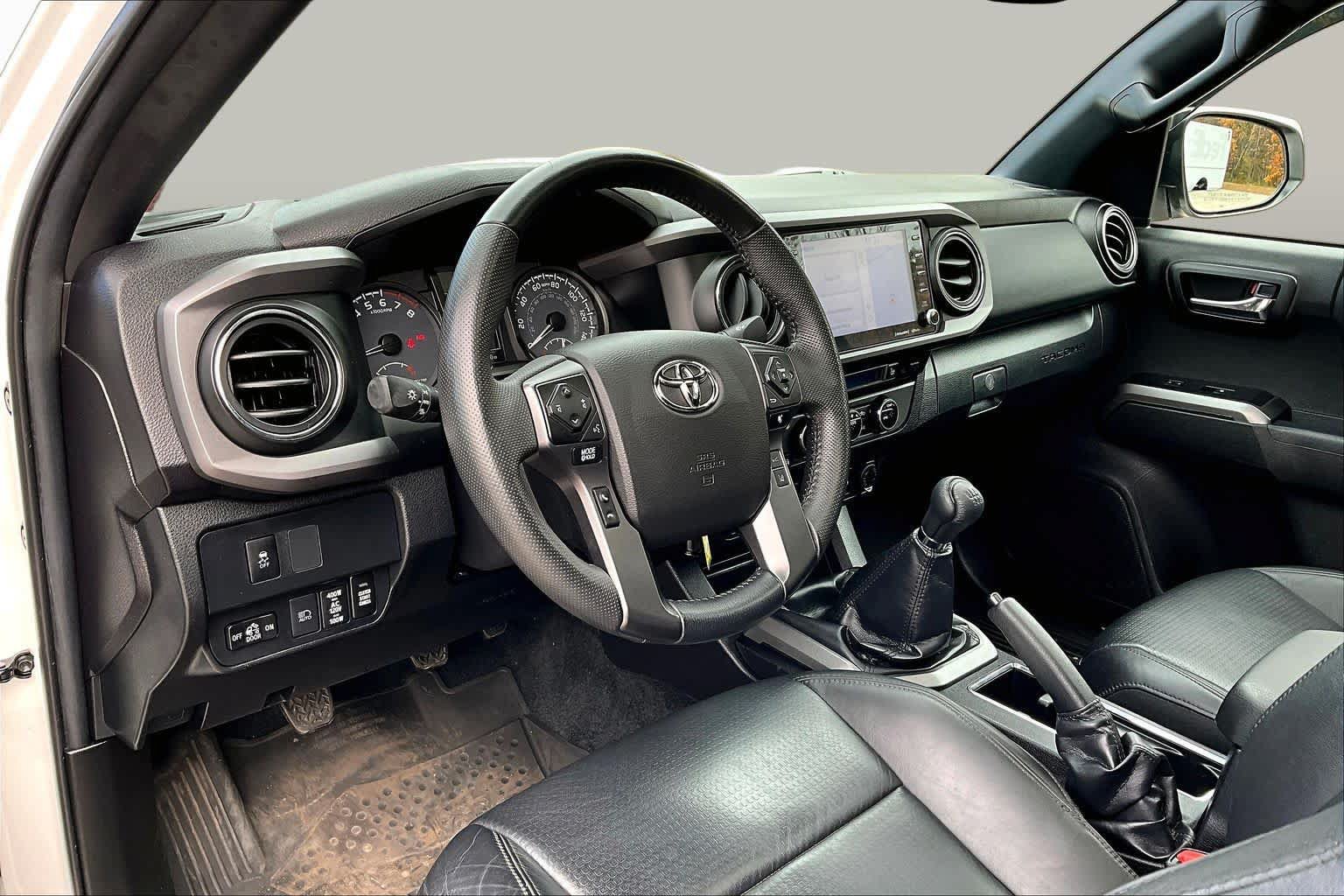 Used 2023 Toyota Tacoma TRD Off-Road w/ TRD Premium Off Road Package AWD/4WD image 17