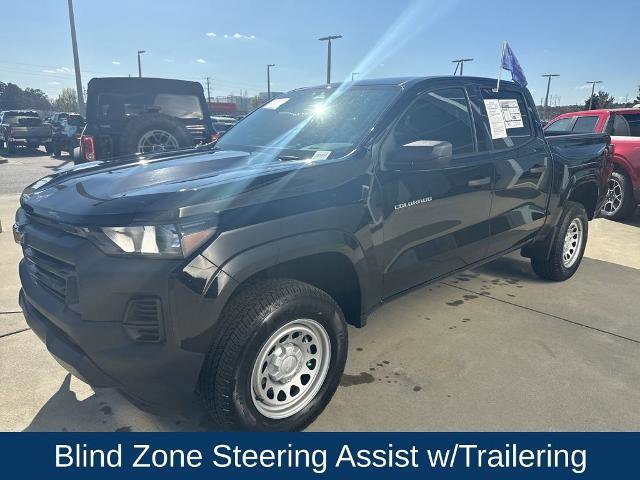 Used 2025 Chevrolet Colorado W/T w/ Advanced Trailering Package image 1