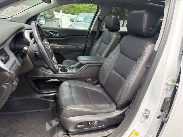 Used 2020 GMC Acadia SLT w/ LPO, Floor Liner Package AWD/4WD image 10