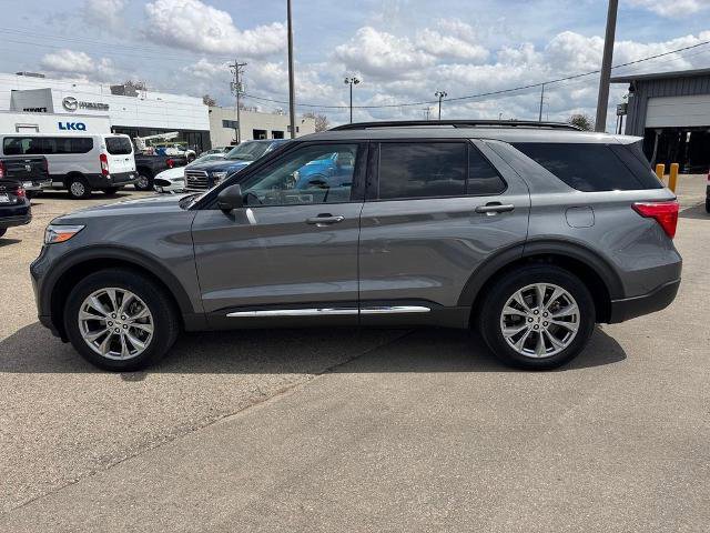 Certified 2022 Ford Explorer XLT w/ Equipment Group 202A AWD/4WD image 3