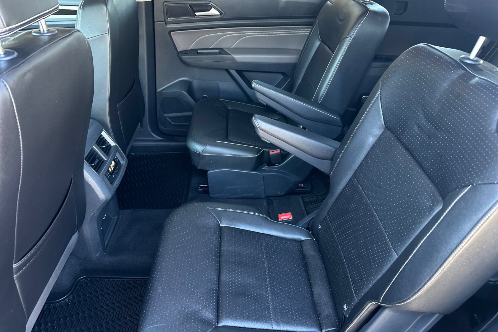 Used 2023 Volkswagen Atlas SE AWD/4WD image 11