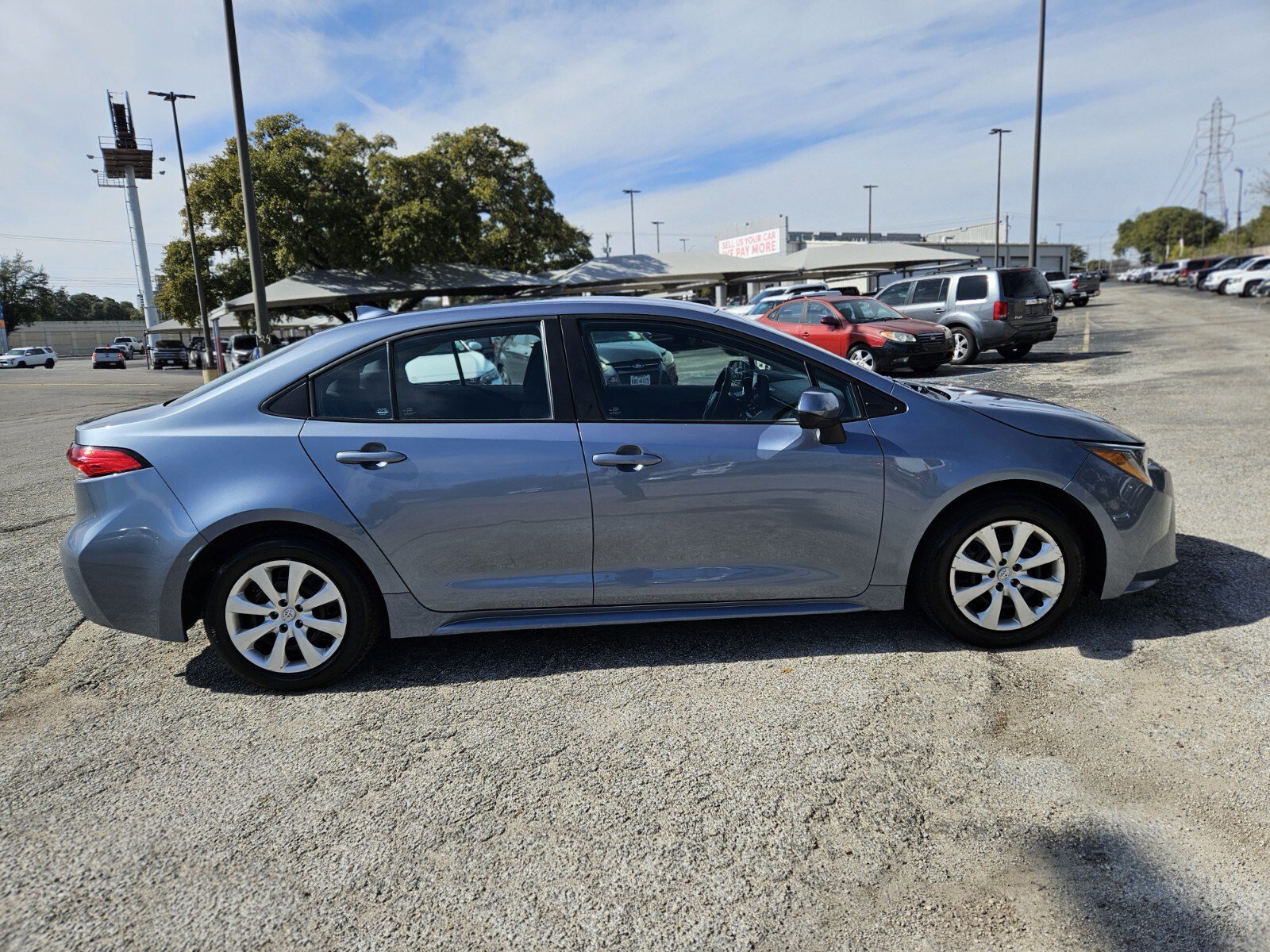 Used 2023 Toyota Corolla LE image 2