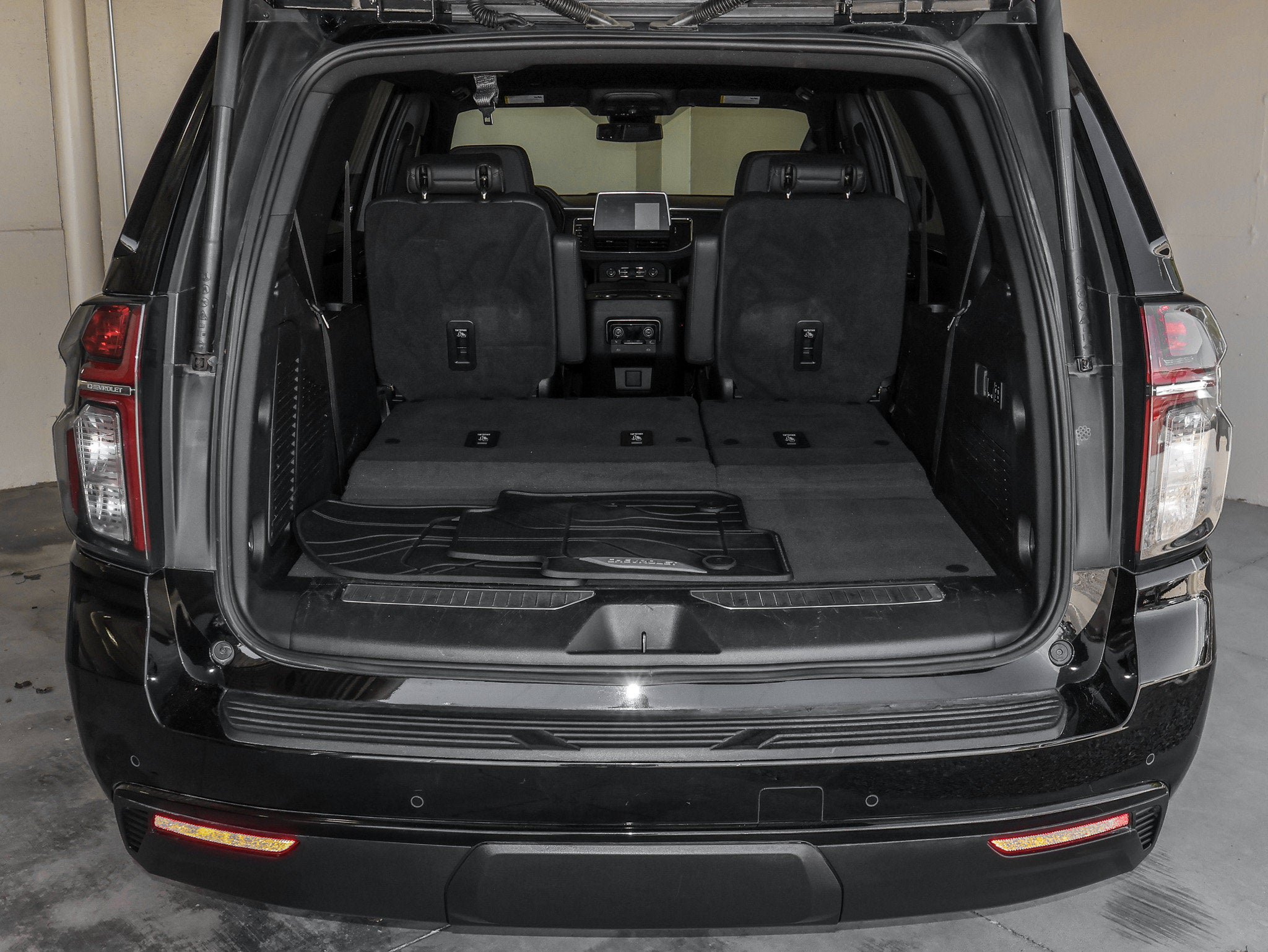 Used 2024 Chevrolet Tahoe RST w/ Luxury Package AWD/4WD image 48