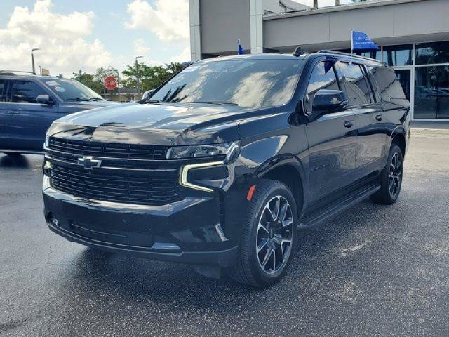 Used 2024 Chevrolet Suburban RST w/ Luxury Package AWD/4WD image 3