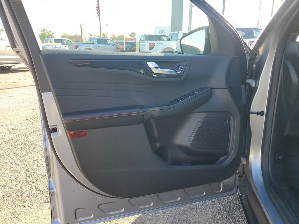 Certified 2023 Ford Escape ST-Line image 15