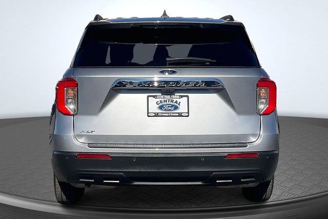 Certified 2024 Ford Explorer XLT image 3